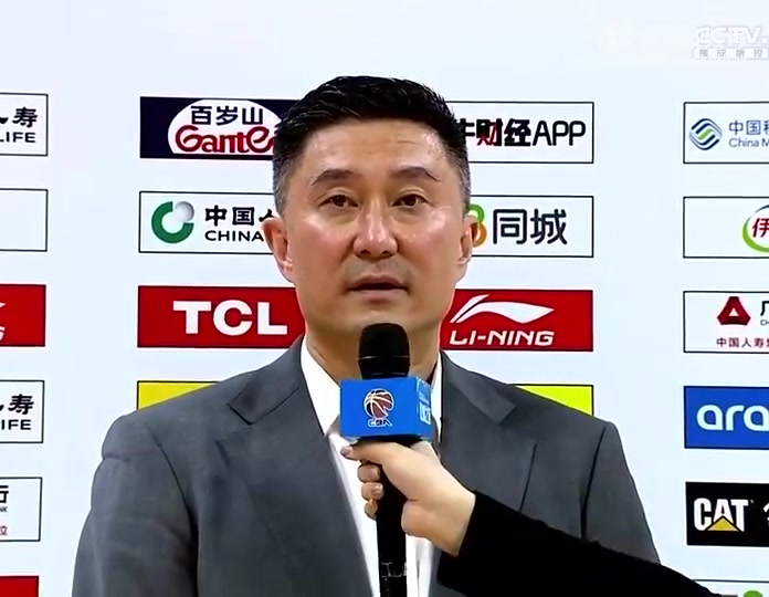  杜锋：我们阵容正在新老交替，赵戌宏是四支队都不要的球员，到现在能保持这